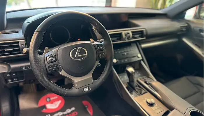 لکسوس IS200T 2018-5