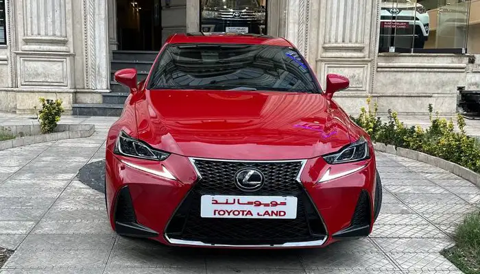 لکسوس IS200T 2018